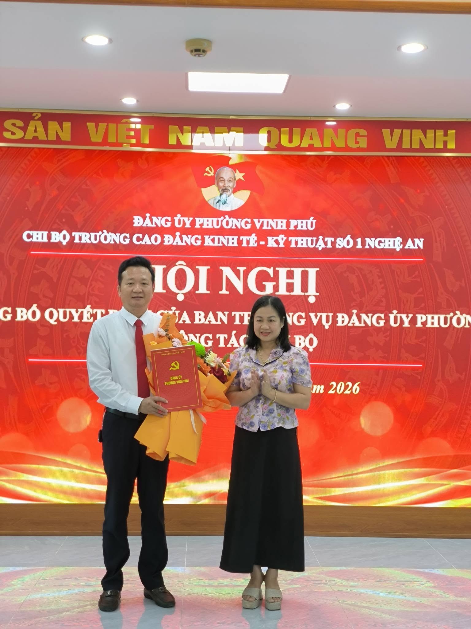 Tặng hoa chúc mừng